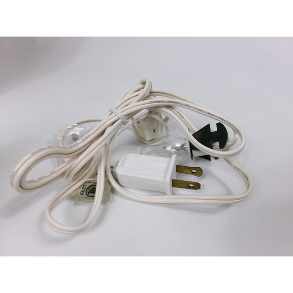 Vintage 1994 Holiday Christmas Lighted Porcelain Opera House w Box 5 Inch Dayton - Picture 9 of 9